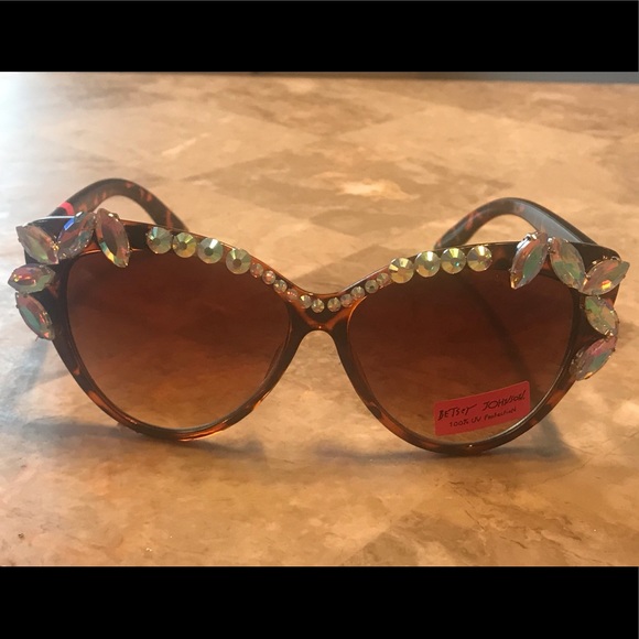 Betsey Johnson Accessories - Betsey Johnson sunglasses
